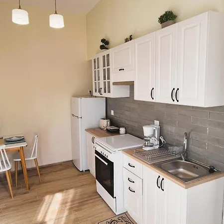 The Byzantine House 2 * Истмия