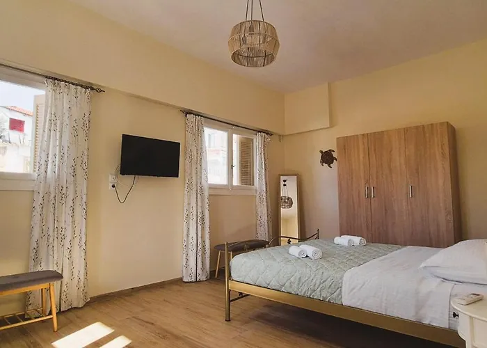 The Byzantine House 2 * איסטמיה